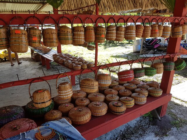 Marché / fête amérindien aux environs de Cayenne